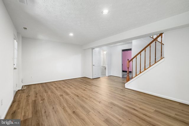 14166 RED RIVER DR, Centreville, VA 20121