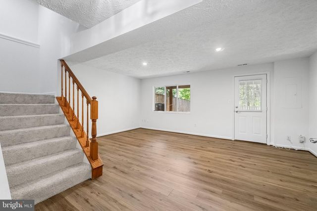 14166 RED RIVER DR, Centreville, VA 20121