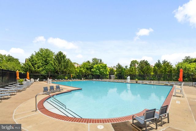 14166 RED RIVER DR, Centreville, VA 20121