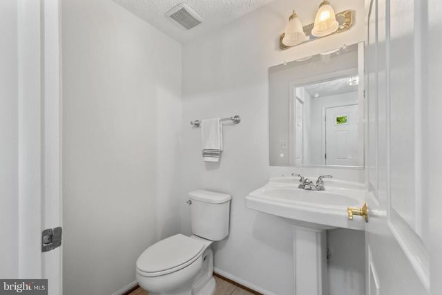 14166 RED RIVER DR, Centreville, VA 20121