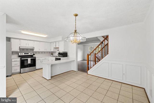 14166 RED RIVER DR, Centreville, VA 20121