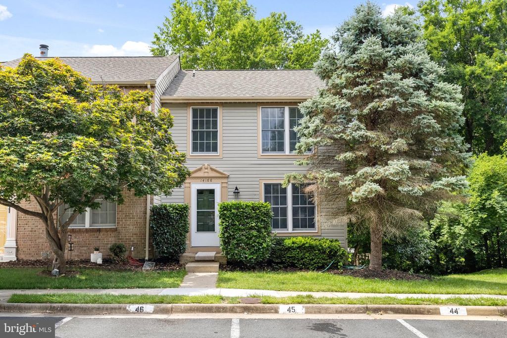 14166 RED RIVER DR, Centreville, VA 20121