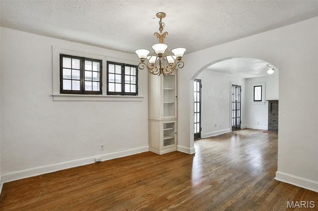 8033 Washington Street, St Louis, MO 63114