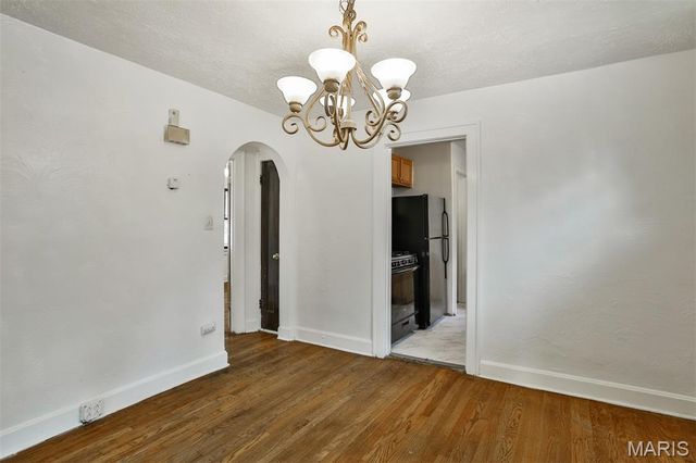 8033 Washington Street, St Louis, MO 63114