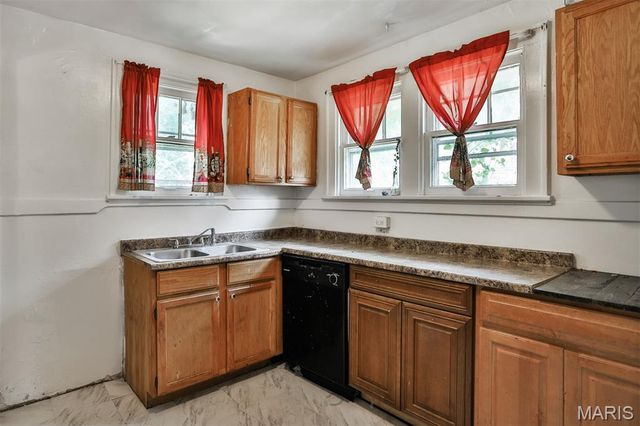 8033 Washington Street, St Louis, MO 63114