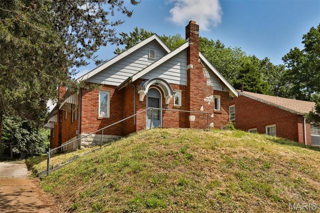 8033 Washington Street, St Louis, MO 63114