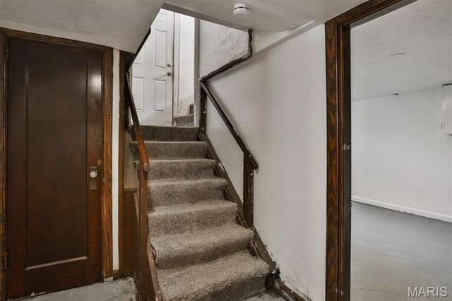 8033 Washington Street, St Louis, MO 63114