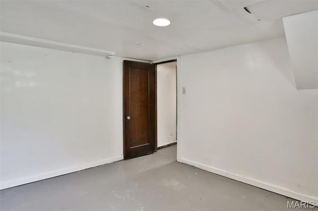 8033 Washington Street, St Louis, MO 63114