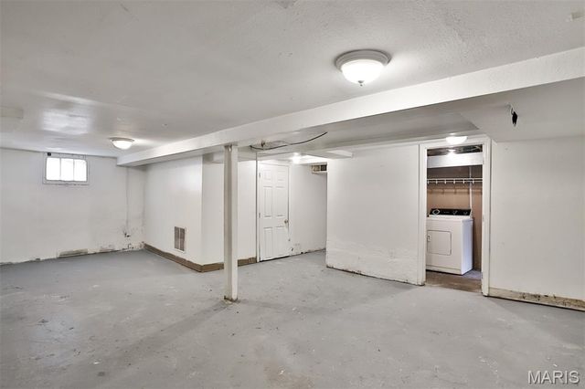 8033 Washington Street, St Louis, MO 63114