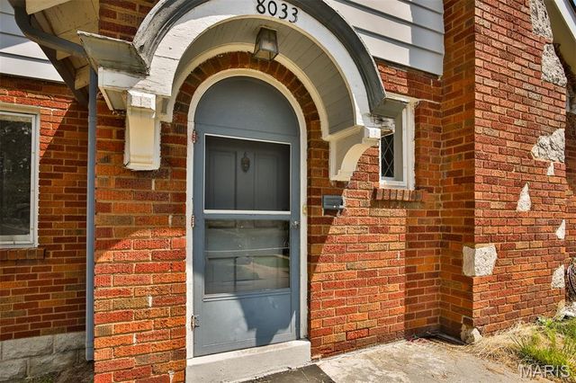 8033 Washington Street, St Louis, MO 63114