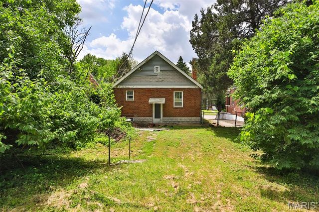 8033 Washington Street, St Louis, MO 63114