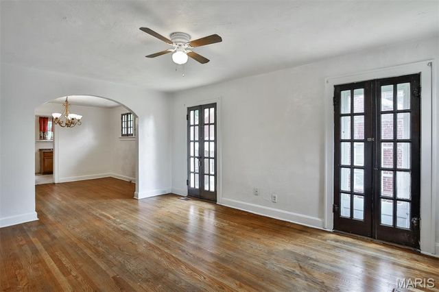 8033 Washington Street, St Louis, MO 63114