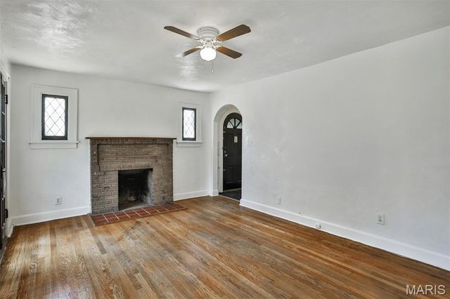 8033 Washington Street, St Louis, MO 63114