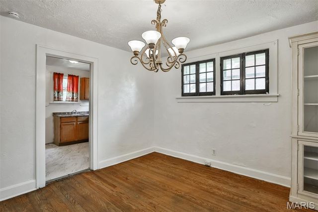 8033 Washington Street, St Louis, MO 63114