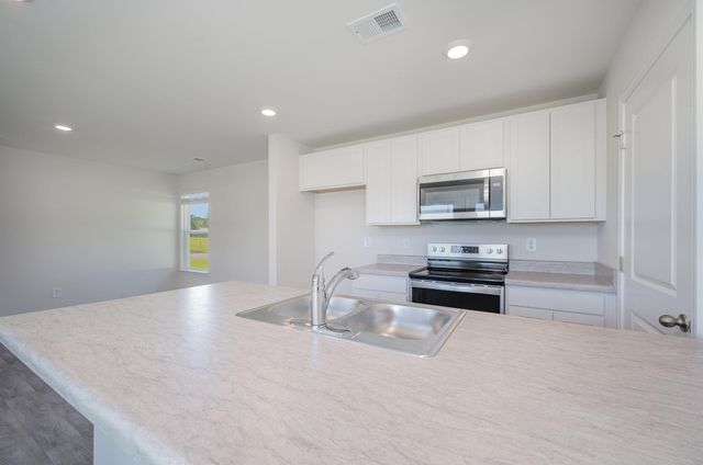 236 Ashworth Dr., Tabor City, NC 28463
