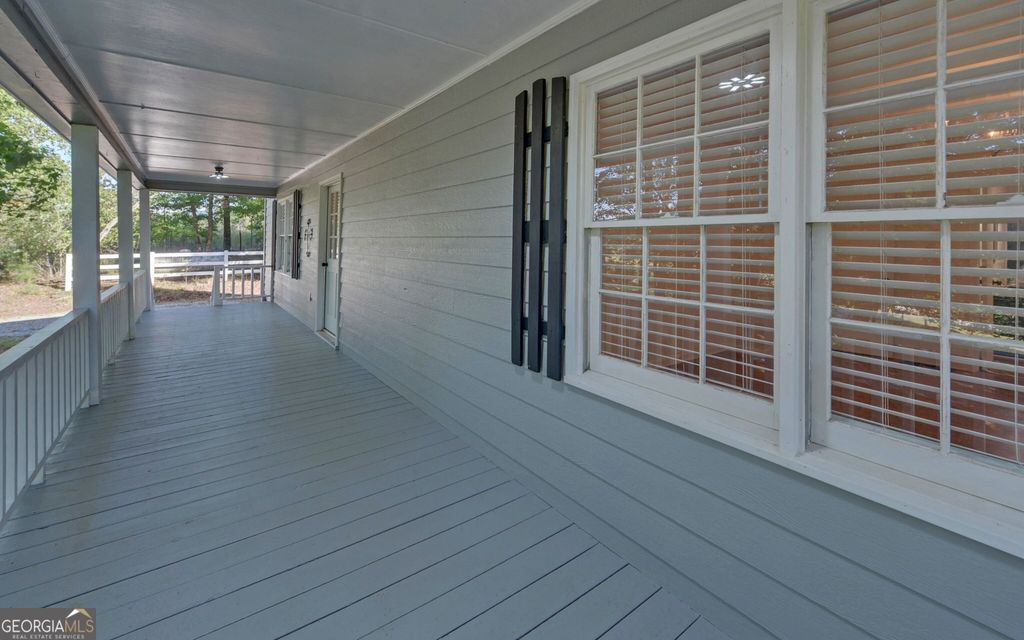 338 Kings Bridge Way, Clarkesville, GA 30523 — photo 2