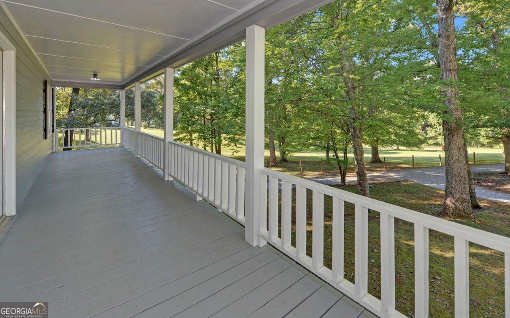 338 Kings Bridge Way, Clarkesville, GA 30523 — photo 4