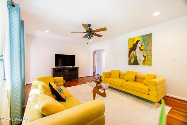 212 Sage Rd, Louisville, KY 40207