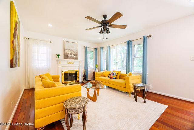 212 Sage Rd, Louisville, KY 40207