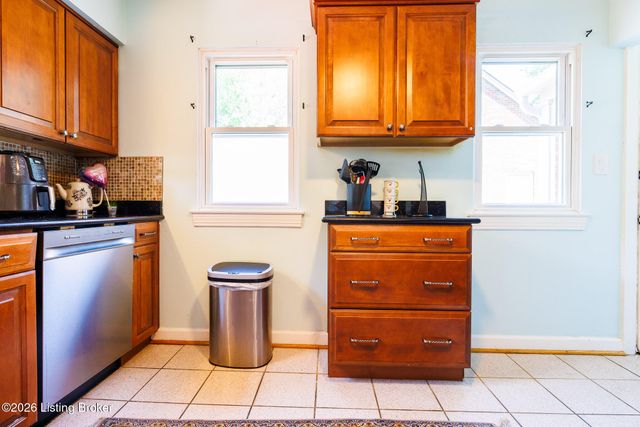 212 Sage Rd, Louisville, KY 40207