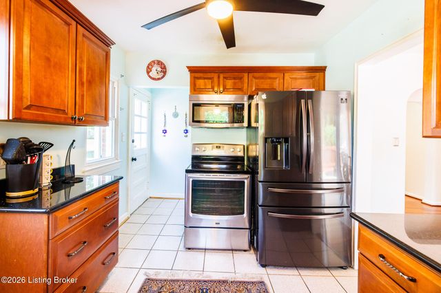212 Sage Rd, Louisville, KY 40207
