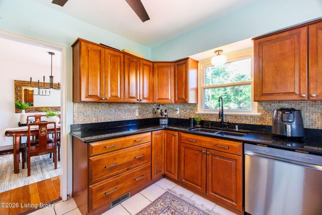 212 Sage Rd, Louisville, KY 40207