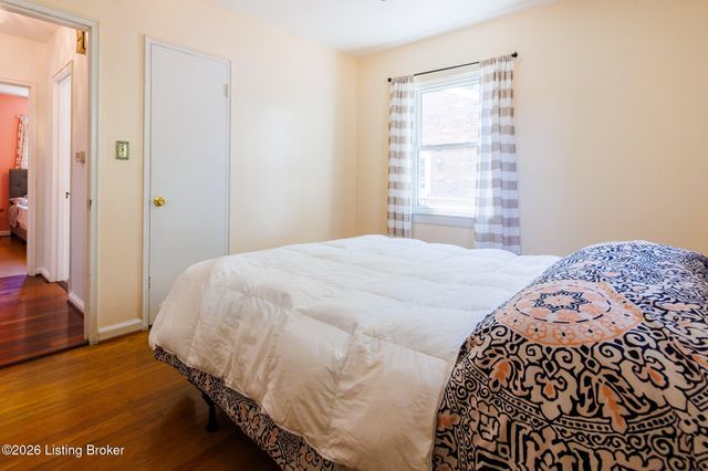 212 Sage Rd, Louisville, KY 40207