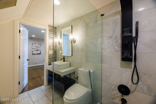 212 Sage Rd, Louisville, KY 40207