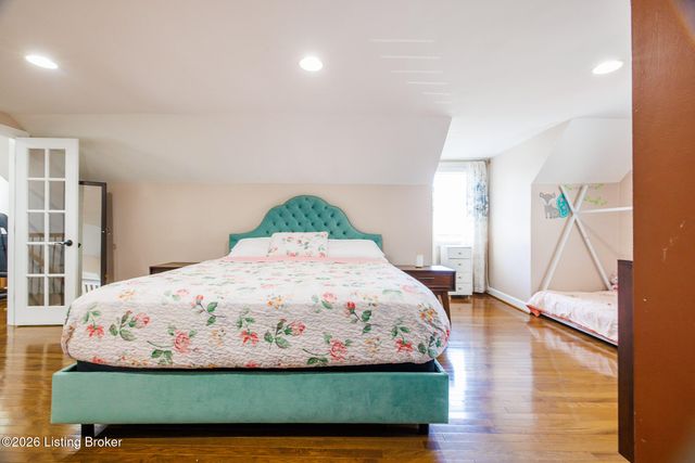 212 Sage Rd, Louisville, KY 40207