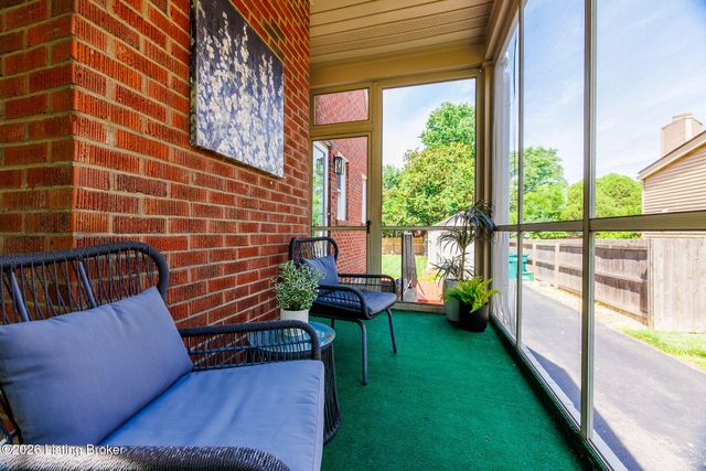 212 Sage Rd, Louisville, KY 40207