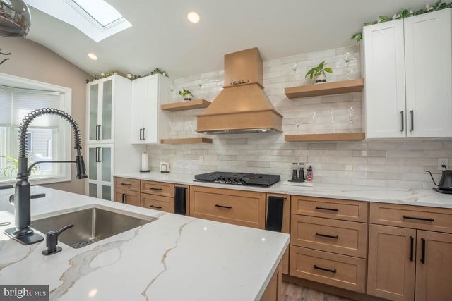 202 HENDRICKSON, Edgewater Park, NJ 08010