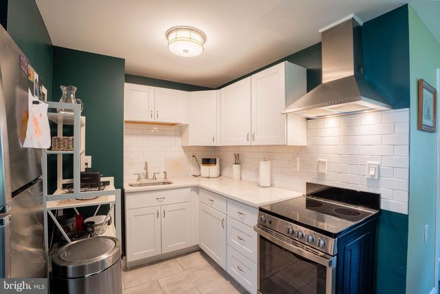 202 HENDRICKSON, Edgewater Park, NJ 08010