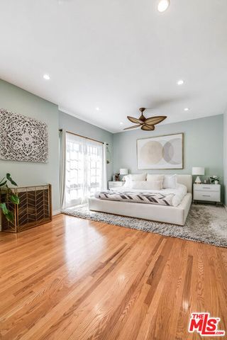 4444 Moorpark Way 202, Toluca Lake, CA 91602