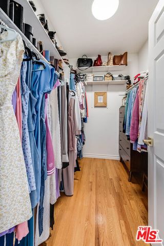 4444 Moorpark Way 202, Toluca Lake, CA 91602