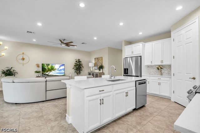 3286 Birchin LN, Fort Myers, FL 33916