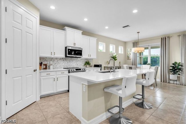 3286 Birchin LN, Fort Myers, FL 33916