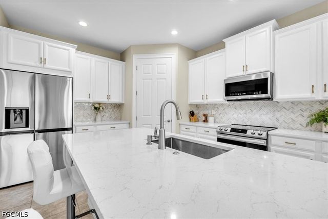 3286 Birchin LN, Fort Myers, FL 33916