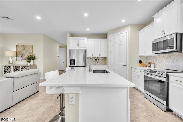 3286 Birchin LN, Fort Myers, FL 33916