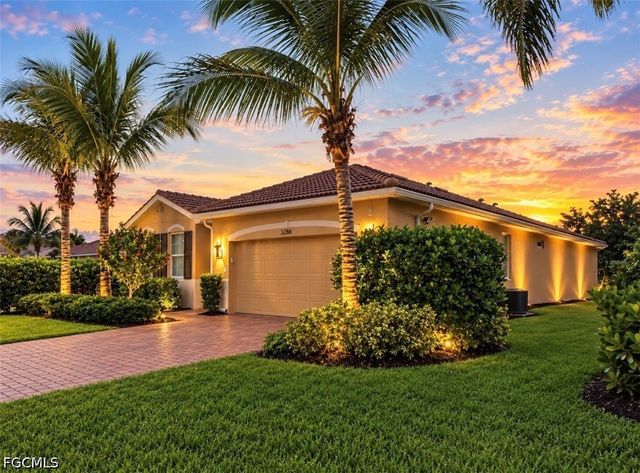 3286 Birchin LN, Fort Myers, FL 33916