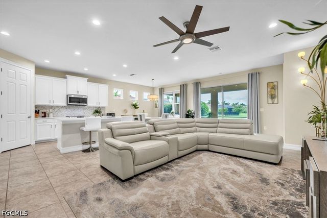 3286 Birchin LN, Fort Myers, FL 33916