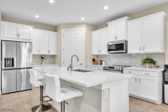 3286 Birchin LN, Fort Myers, FL 33916