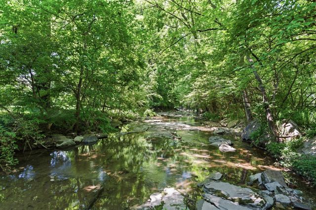 2419 Valley Brook Rd, Nashville, TN 37215