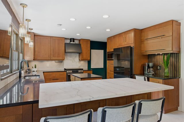 2419 Valley Brook Rd, Nashville, TN 37215