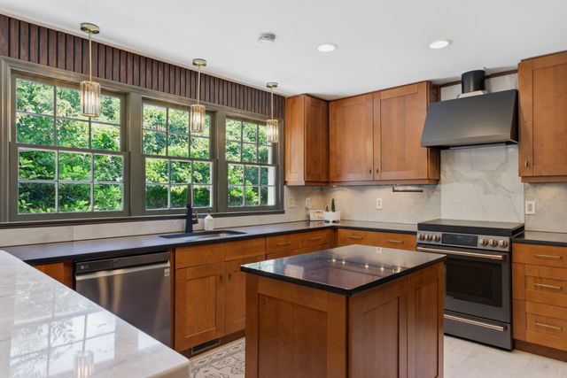 2419 Valley Brook Rd, Nashville, TN 37215