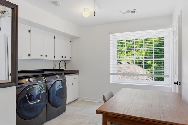 2419 Valley Brook Rd, Nashville, TN 37215