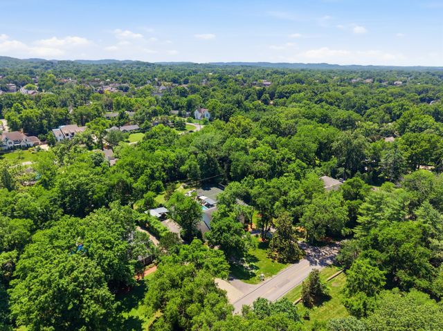 2419 Valley Brook Rd, Nashville, TN 37215