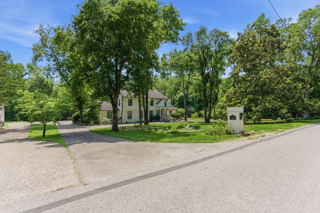 2419 Valley Brook Rd, Nashville, TN 37215