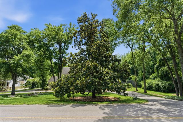 2419 Valley Brook Rd, Nashville, TN 37215
