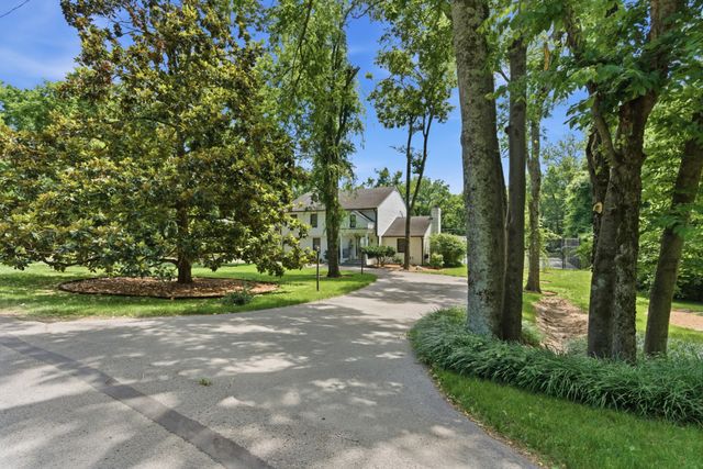 2419 Valley Brook Rd, Nashville, TN 37215
