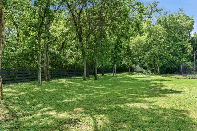 2419 Valley Brook Rd, Nashville, TN 37215